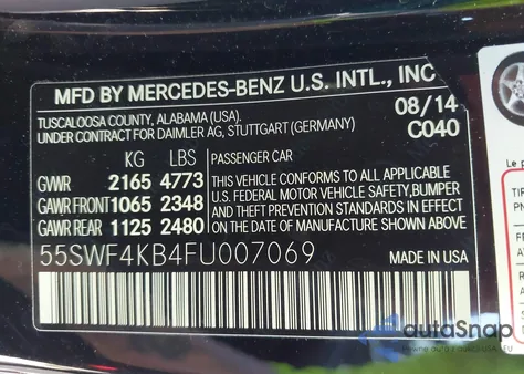2015 Mercedes-Benz C 300 Sport 4Matic z USA, uszkodzony, nr VIN 55SWF4KB4FU007069
